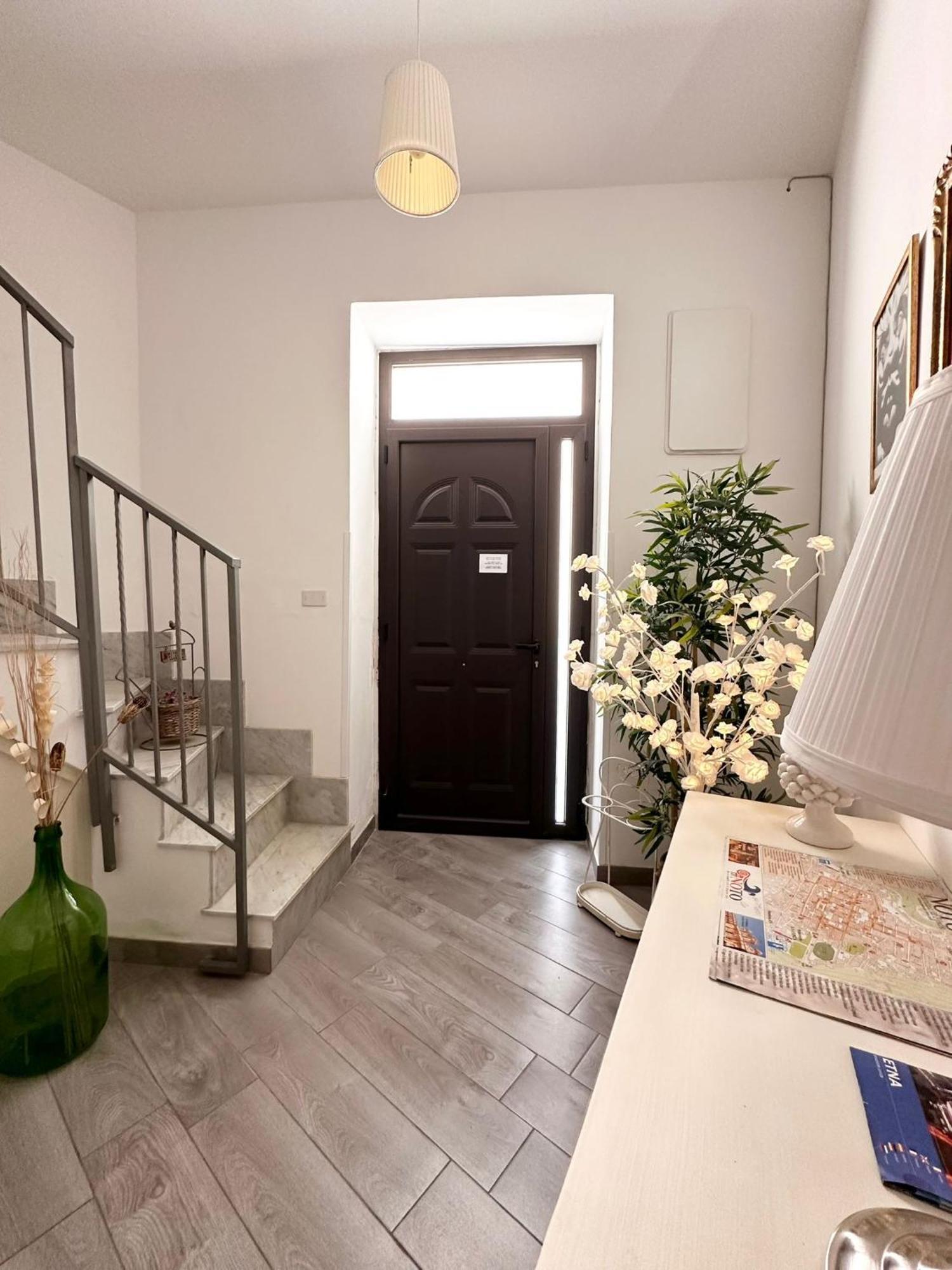 Lilly'S Home Ното Екстер'єр фото